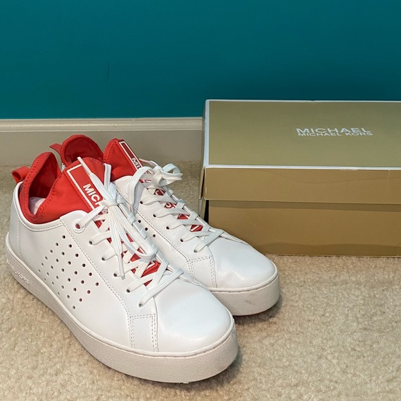 Micheal Kors- Ace Lace Up Sneakers ( Sea Coral) 🤍 - Picture 1 of 4